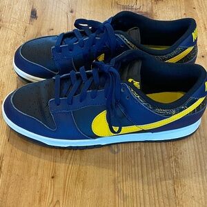Nike Dunk Low Michigan Sneaker men’s US 11.5